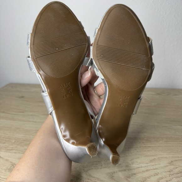 Naturalizer Taimi Silver Glitter Strappy Sandal Heels Womens Size 8.5 M - Picture 9 of 12